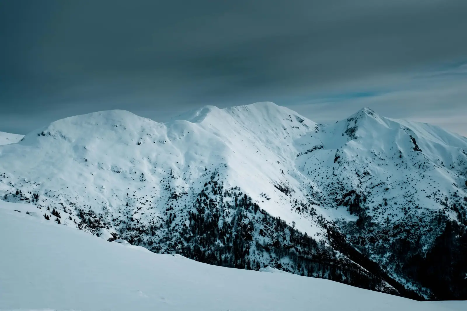 Snow-covered peaks in the Australian Alps